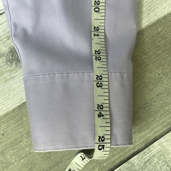 Calvin Klein Men’s button up long sleeve shirt. Light purple/lilac. Non iron.EUC - Picture 10 of 10